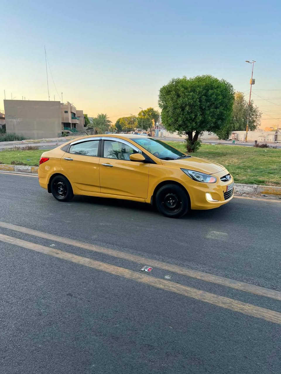سلام عليكم سياره اكسنت موديل 2011 كلين سياره خير من الله تبريد ثلج  صدر أمامي خلفي كير محرك كله جديد سياره بل كارتون بعد احله من صور رقم بغداد بسمي تحويل ثاني يوم رقم نكليزي تخم تاير تخم ويل كله جديد غرفه جديده سياره تتعب تكول جديده السعر ٨٣ وبيه مجال العنوان رحمانيه جعيفر قرب ملعب زوراء رقم الاتصال ***********
