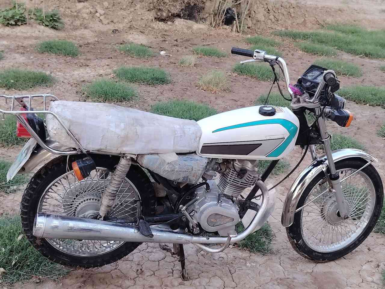 سلام عليكم دراجه البيع موديل 2020كلك محركه بي خيط تبخير كهربائية شغاله السعر 350وبيه مجال قليل مكاني بشطره طريق ال عمار السفسار ع ***********
