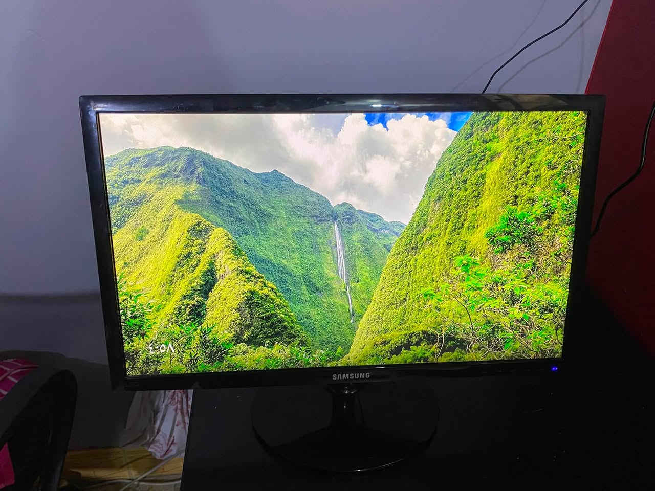 ادمن اتمنى توافق 

 شاشة سامسونج 
موديل S24D332

مناسبة للـ pc والبلي ستيشن 

حجم ٢٤ إنچ
دقة FHD
تردد ٧٥ هرتز
استجابة ١ ملي ثانية
شاشة TN
ازرار التحكم تعمل باللمس
مداخل HDMI وVGA
تدعم وضع الألعاب 

ملاحظة: ما بيها مدخل سماعة ٣.٥ ملم ولا سماعات داخلية 

السعر 85 الف شامل التوصيل 
المكان النجف الاشرف 
يوجد توصيل 
الواتس اب ***********
