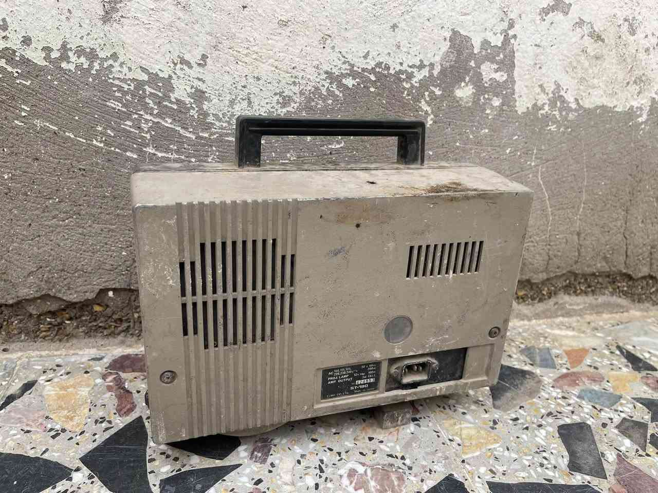جهاز عرض • قديم • بي طلاء