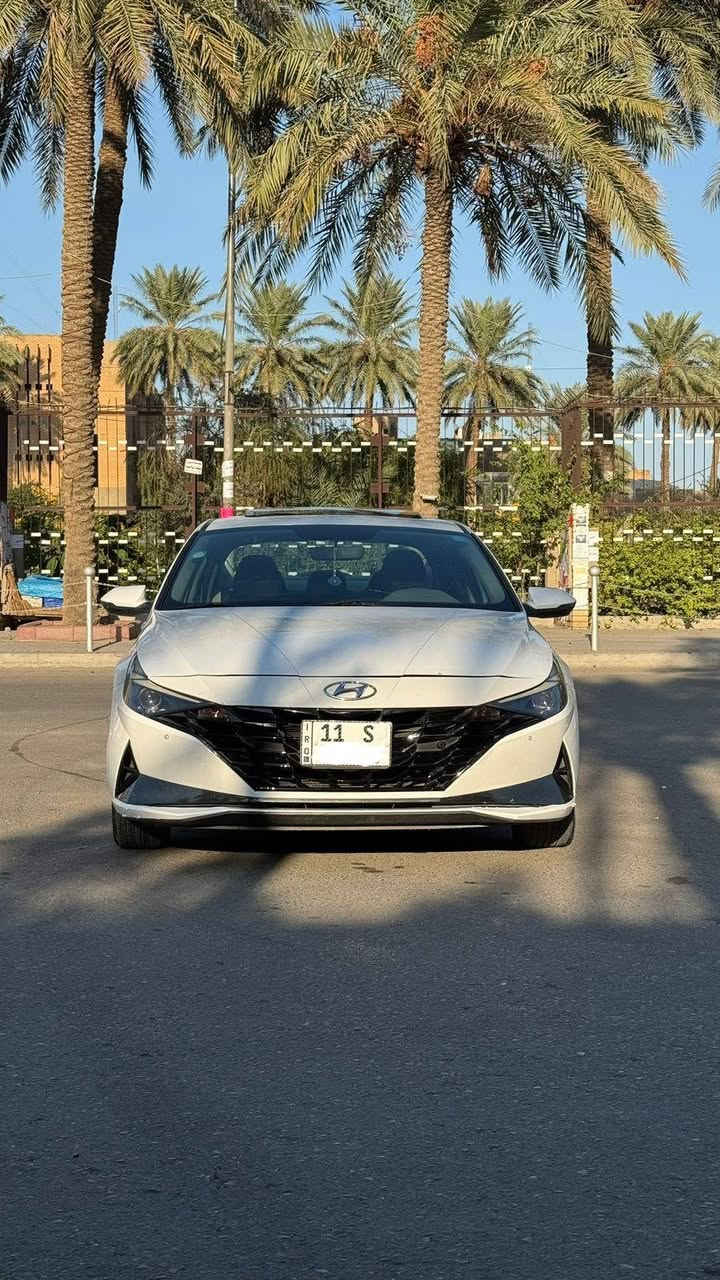 🚘 للبيع النترا 2023 خليجي 🚘
🔹 اللون: أبيض
🔹 المحرك: 2000cc
🔹 وارد خليجي
🔹 كير AT المرغوب
🔹 الممشى: 90 ألف
✨ فول مواصفات: 
✔️ فتحة سقف 2 طكه
✔️ بصمة وتشغيل عن بعد
✔️ حساسات أمامية وخلفية
✔️ نظام ترحيب
✔️ مرايا شفط
✔️ شاشة أصلية تدعم Apple CarPlay و Android Auto
✔️ 3 وضعيات قيادة (Eco / Normal / Sport)
✔️ نظام ABS
✔️ تبريد ثلاجة قطعتين
📌 السيارة بانزين محسن بالكامل
📌 الدهن كله أصلي
📌 باتري جديد
📌 مكفولة محرك وگير
🔧 الملاحظات:
باب خلف السايق صبغ
الجاملخ الخلفي عكس السايق صبغ
بارد بلبنيد شوية
رصعات خفيفة بالدواسة
بيها دواسة بسيطة تحت باب السايق ومصلحة
ومرفق صوره السونر للسياره
💰 المطلوب: 160$ 
📍 المكان: بغداد - حي الجهاد / حي الحسين
📞 *********** بغداد, العراق
