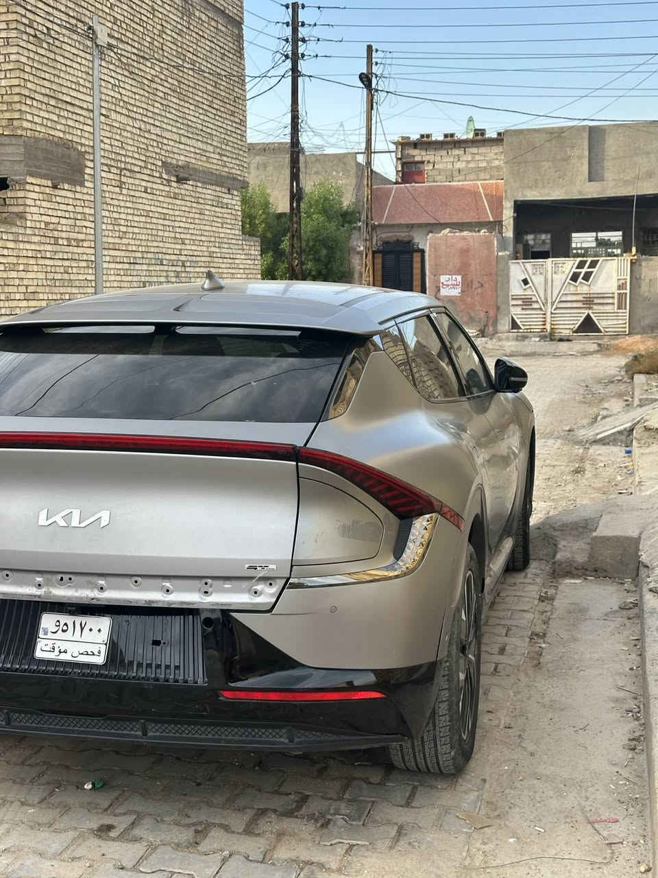 للبيع | Kia EV6 2024 ⚡️🔥
▪️ الموديل: 2024
▪️ كهربائية بالكامل ⚡️
▪️ دبل ماطور AWD
▪️ المدى: يصل إلى 600 كم 🔋
▪️ البطارية: 77.4 kWh
▪️ القوة: 320 حصان
▪️ العزم: 605 نيوتن متر

⭐️ المواصفات:

▪️ فول أوبشن
▪️ كشنات لونين
▪️ كشنات كهربائية
▪️ تدفئة وتبريد الكشنات ❄️🔥
▪️ ذاكرة كشن السائق
▪️ Head-Up Display (داته شو)
▪️ كاميرات 360 درجة
▪️ حساسات أمامية وخلفية
▪️ شاشة وسطية + شاشة عدادات رقمية
▪️ Apple CarPlay / Android Auto
▪️ شحن لاسلكي للموبايل
▪️ نظام صوت Meridian 🔊
▪️ دركسون مدفأ
▪️ مثبت سرعة متكيف
▪️ Blind Spot
▪️ دخول وتشغيل بدون مفتاح
▪️ إضاءة LED
▪️ مرايا كهربائية

📍 السياره بدون لوحات فحص مواقت ترقيمهة ميعبر ال٢٠٠الف 
⚡️ سيارة كهربائية فخمة، دبل ماطور، فول مواصفات
📞 الاستفار ***********
ملاحضه السياره بيهة نواقص قليله تعمير الأردن مكاني الشعب فقط بيع ماراوس 
السعر ١٧٥

