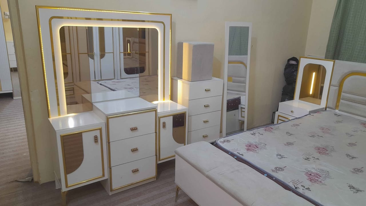 غرفة تركي ١٠ قطع
نضافه ٩٥ بالميه 
عنوان الزبير 
للستفسار 
***********
وتساب الزبير, البصرة
