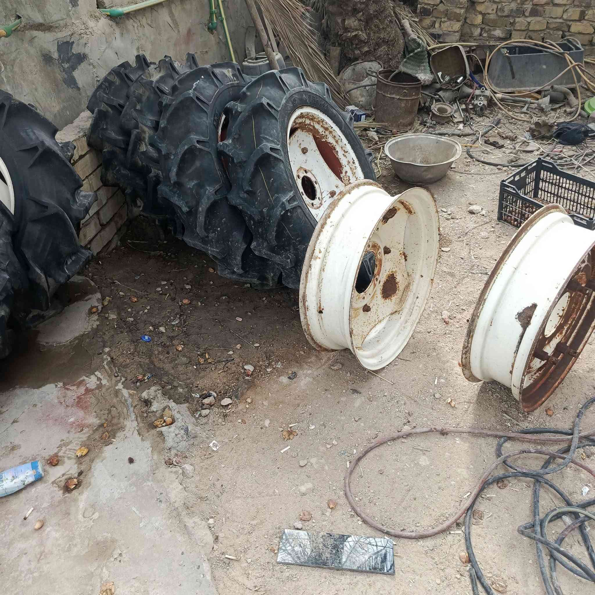 للبيع تاير شلبي حاصوده كلاص او صفره ***********
