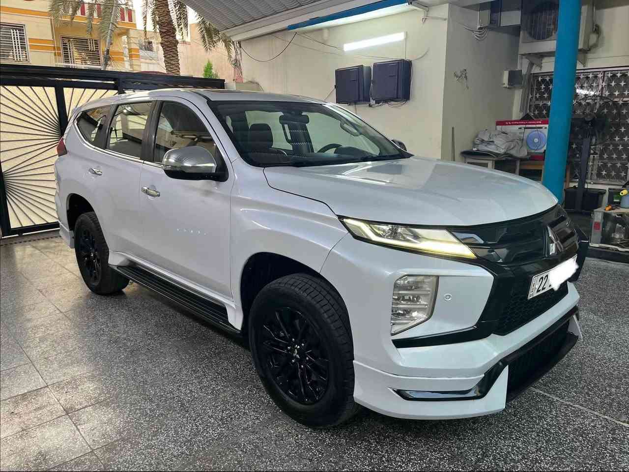 سعر مناسب جداً جداً
باجيرو سبورت 2020 خليجي

6 سلندر

سلايد

مرايات جانبية شفط

فور ويل

بصمة 

كشنات جلد

7 راكب

3 قطع تبريد

هاند بريك بصمة

اوتو هولد

رادار امامي

حساسات امامية خلفية

كامرا وشاشة

كير 8 نمر

ماشية 98 الف كيلو متر

محرك كير بشرط مامفتوح

السيارة بدون صبغ فقط دعامية

السونار مرفق وية الصور

رقم اربيل الجديد

السعر 189 ورقة قفل قفل
مكان السيارة بغداد كاظمية
***********
