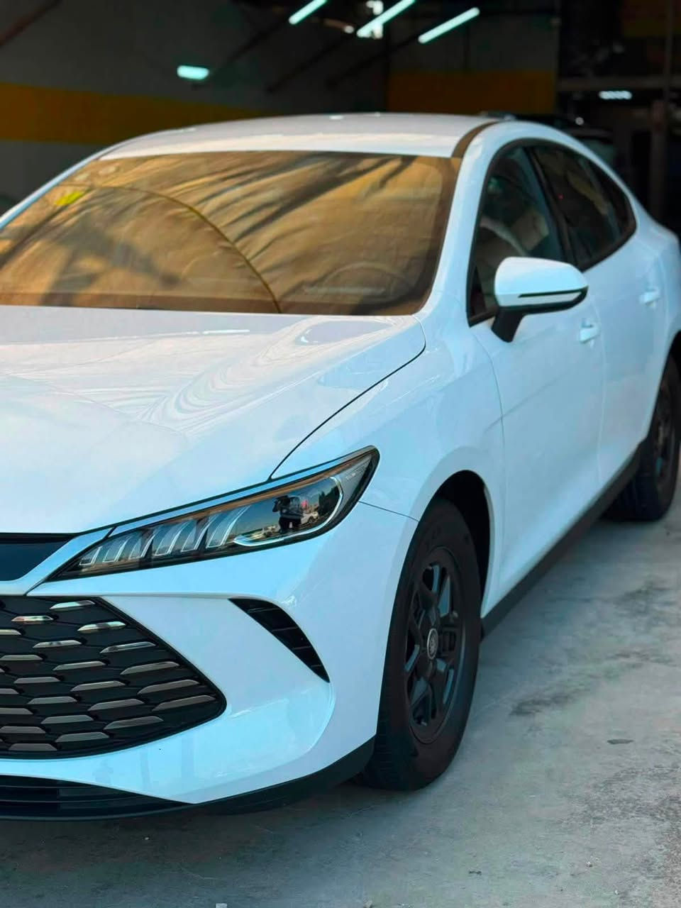 ‏Byd كن بلاص اخت زيرو ترقيم جديد 
كفاله عامه من الصبغ والتبديل والبارد… 
شرط التحويل 
مع كافه ملحقاتها 
HEV 850
EV 700
Km 1500
بغداد .الدوره.حي الميكانيك 
للستفسار ***********
