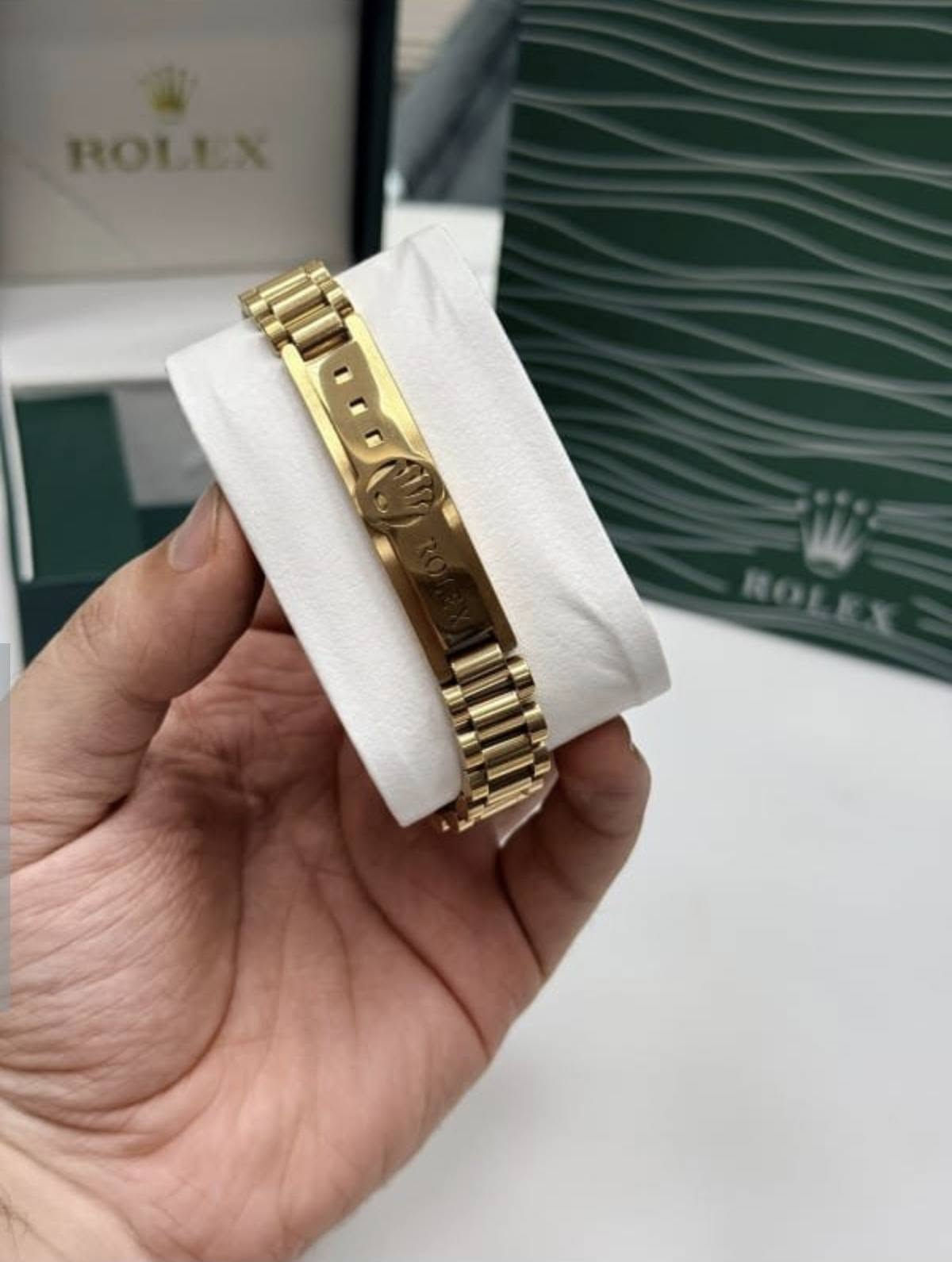 ⌚✨ وصلت الفخامة إلى معصمك! ✨⌚***********
إذا تبحث عن ساعة تجمع بين الأناقة، الفخامة والسعر المناسب… فأنت بالمكان الصحيح 🤍

🔹 تشكيلة ساعات رجالية ونسائية
🔹 تصاميم عصرية وفخمة
🔹 مناسبة للدوام، المناسبات والهدايا 🎁
🔹 أسعار منافسة
🔹 اختيارك للساعة يعكس ذوقك وشخصيتك ✨

لا تخلي الوقت يمشي بدون أناقة…
اختار ساعتك وخلي حضورك يحچي عنك. ⌚🔥

📩 للطلب والاستفسار راسلنا على الخاص
📍 العراق – ديالى
