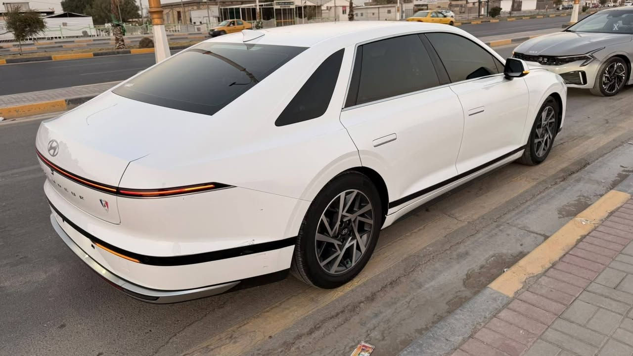 للبيع او المراوس
هونداي  ازيرا 2024
فول مواصفات 
بدون رقم تترقم جميع المحافظات
 مكينه 6v غاز فقط
العنوان سماوه 
التواصل والاستفسار 
***********

