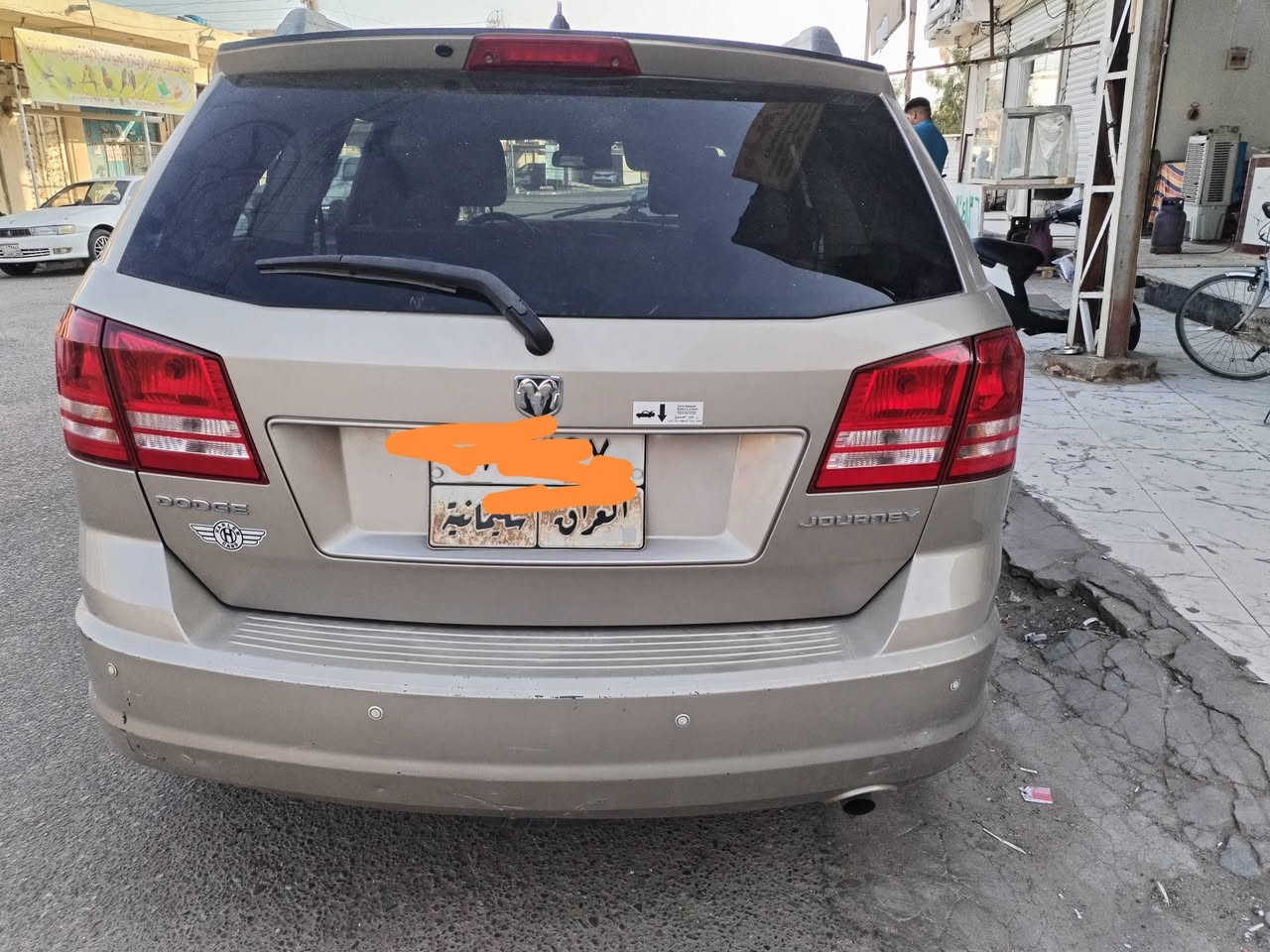 السلام عليكم من رخصة الادمن
جورني 2009 محرك 2400 جاهزة ماعدا  كومبريسر التبريد عطل
السعر 80 ورقه بي مجال قليل
الصور مرفقه مع السونار للاتصال
***********
