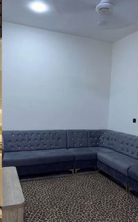 تخم ديوان  مستعمل قليل ب ٣٠٠ وبي مجال  07760667799