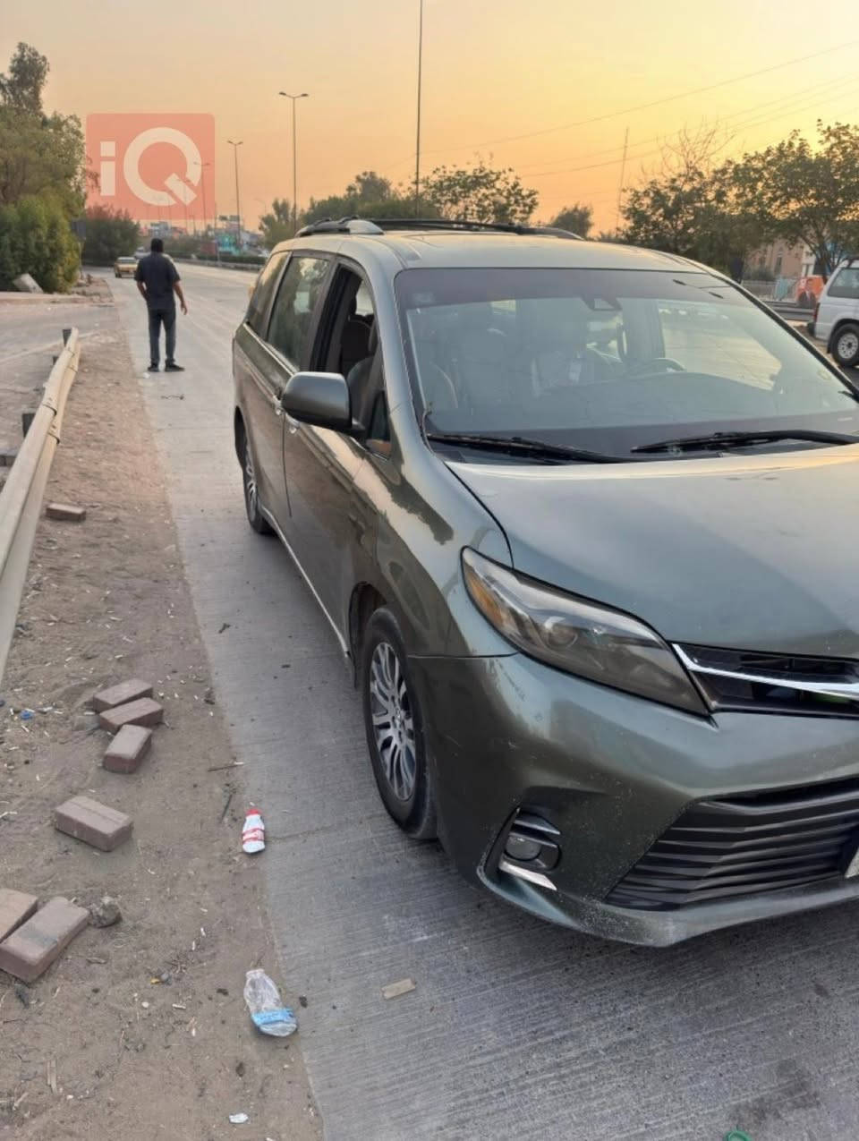 تيوتا سيينا موديل ٢٠٢٠ للبيع حادثها جاملغ وشويه من البنيد لون زيتوني رقم بغداد الجديد محرك 3500 6سلندر 7راكب السعر واتساب 
***********
