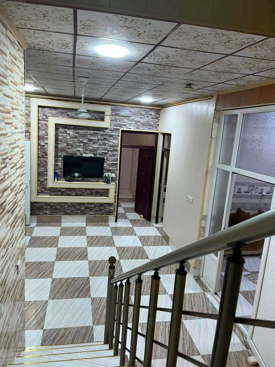 🏡🏠دار للبيع في تولةفروش زراعي قرب (اسواق صباح)وره سوفار مساحة (180م)مربع وركن 
🏠🏡طابق ونوص (استقبال ومطبخ وهول وغرتين نوم وصحيات )
🏠طابق ثاني (غرفه وهول وصحيات)
بناء حديث
سعره 75مليون وبي مجال 
***********
