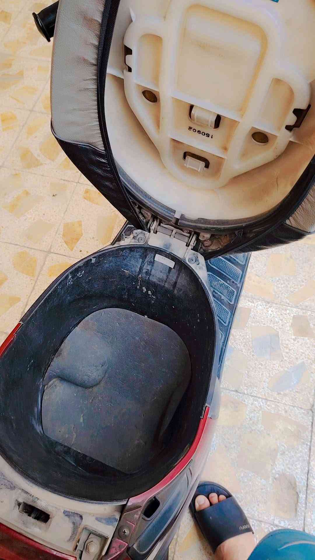 بس اليدور جديد مال جناي 
بتره خطين قفل اكسن شرط فحص مامفتوحه
  شرط كلشي بيه بلاد 
 550 بيه مجال  قليل
 مكاني ناصريه مركز رقمي ***********

