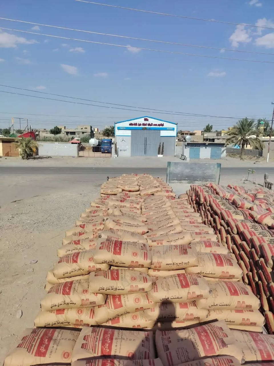 سلام عليكم محلات وطبان صباح للبيع الأسمنت وا الحديد وا جص بأسعار مناسبه الموقع مقابيل قسل القلعه *********** *********** جاهزين ربع وعشرين ساعه
