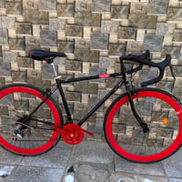 للبيع بايسكل سبورت (ريس) بتصميم رياضي أنيق ومميز 🚴‍♂️🔥  المواصفات:   ا...
