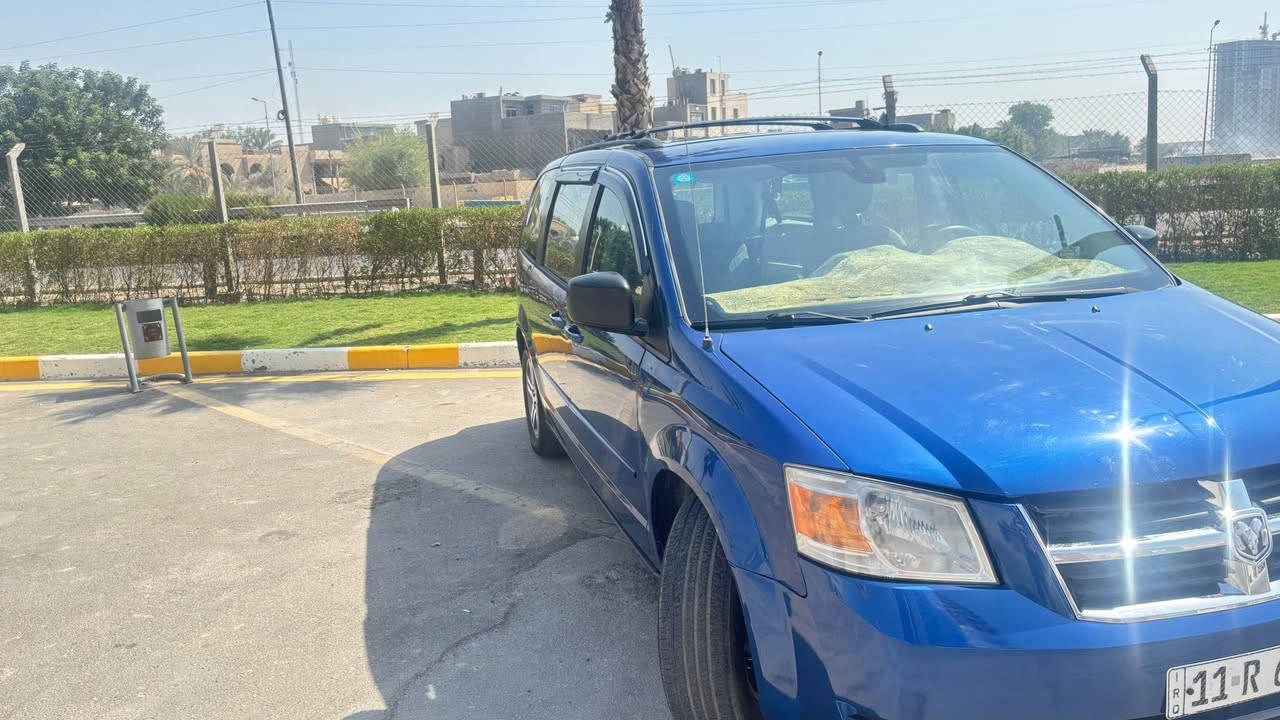 سلام عليكم 
للبيع دوج كرفان 2010
محرك. 3300
6جام كهرباء
بيه منضومة غاز80لتر
باب سلايد ميكانيك
بيه كلير هلال جاملغ خلفي 
وبيه شبر بارد بل جاملغ امامي 
داخل كلش نضيف مكينه كير نضيفه
رقم بغداد 
رقم التواصل ***********
بيه وتساب بغداد, العراق
