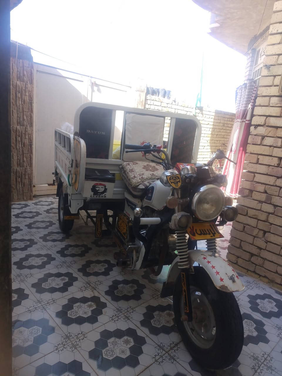 سلام عليكم شباب ستوته للبيع او للمراوس حسب القناعه مديل 21 بدي بلادي بس الشاصي مصبوغ ستوته كله جديد شاده اله مكاني بل شطره وسعره خاص الموشراي لايراسل ويدور طكه نازل  وهاذه رقمي ***********
