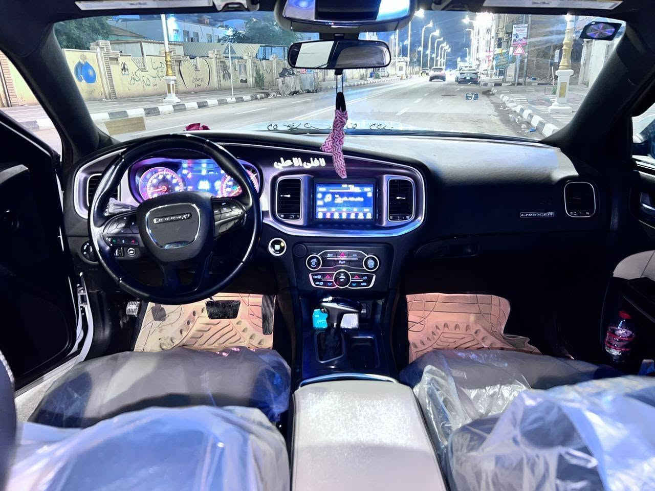 سلام عليكم
تشارجر 

الموديل ل ١٩ اصل

الفئه sxt

ماشيه ١٠٠ الف كيلو

محرك ٣٦٠٠

كشن جلد حظن

شاشه وصط 

كشن السايق كهرباء

ويل عشرين 

بصمه ابواب ذكي

حساس خلفي

كامره خلفيه

الضافات لد متغير 

دبات صوت 

كت جيتي دعامات وبنيد

السعر ٢١٥ بيه مجال مكان السياره الناصريه مركز ***********

