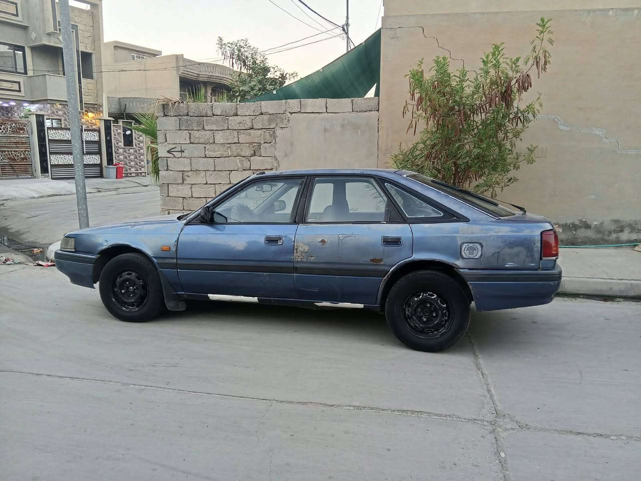 مازده 626  مديل 1990نينوى سياره لا خيسان ولا شي داخل جديد  السياره صاحبها بل موصل رقم الماني سنويه 2028 سياره ينرادلها بس صبغ وطخم وشرط التحويل 
السعر 25 
***********
***********
