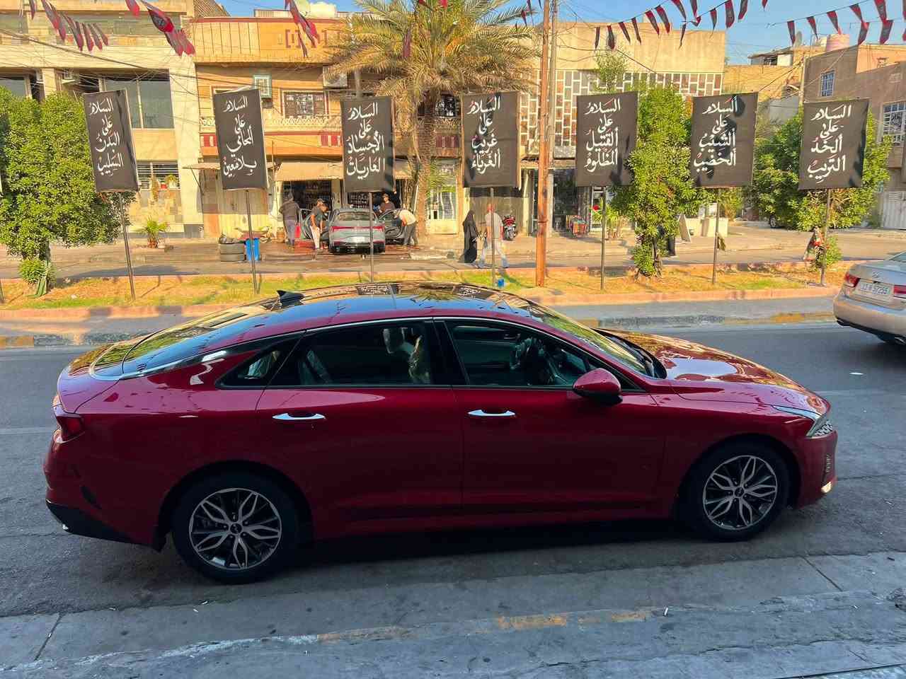 كيا k5 خليجي
موديل : 2023 رقم اربيل 
مكينة :  2500 ماشية  92 الف
فول مواصفات شركة نيم ضمان 5 سنوات
بانوراما - تبريد قطعتين - داتا شو عرض بالجامة
كشنات تدفئة وتبريد - كامرا دوارة + 5 كامرات
اشاير مري - كشن كهرباء ميموري - كشنات جلد
انارة لد زينون - تشغيل عن بعد - دخول بصمة ابواب ذكي
مري كهرباء (شفط) + قلاب - كشاف ضباب 
أنظمة قيادة (eco, smart, comfort , sport)
بريك كهربائي + أوتو هولد - تحكم استيرن + تثبيت سرعة
السيارة كفالة فقط الدعامية الامامية صبغ 
+3 رصعات بقية السيارة كفالة 
السعر 185 وبي مجال 
مكان السيارة بغداد حي العامل قرب المصرف
رقم الهاتف ***********

