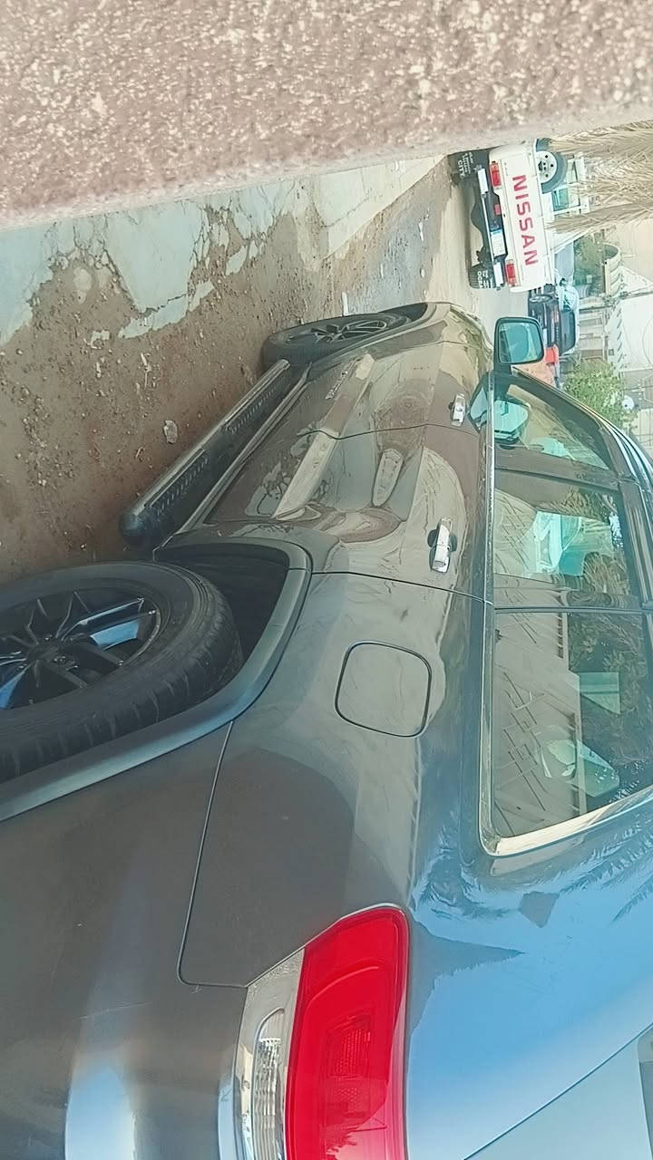 سلام عليكم  جيب شيروكي بلاك توب
الموديل ٢٠١٩

ماشيه 100,000mil

بيع او مراوس حسب القناعه 

وارد امريكي حادثها 3 قطع 

رقم بغداد تحويل ثاني يوم 

كشنات جلد

تدفئه ستيرن وكشنات 

حساسات امامية

حساسات خلفية

كاميرا خلفيه

توقف تلقائي

شاشة كبيره

فتحه سلاست

ويل 20 

كراسي كهربائية

تدفئه مرايات جانبيه 

اوتو بارك

ويل عشرين بلادي 

3انظمه قيادة نورمل سبورت ايكو 

مكينة v6

گير 8 نمر 

تبريد قطعتين 

صندوق كهرباء وباقي المواصفات المعروفه 

 .. حادثها مرفق مع الصور 

السيارة نظيفة جدًا وحادثها بأمريكا موضح امامكم
مكان السيارة النجف
السع180$ وبيها مجال 

اي استفسار اتصال على الرقم ***********
