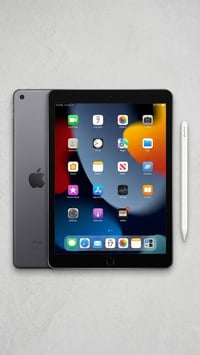📱 للبيع iPad 9 • سعة 64GB • ويا Apple Pencil الأصلي • مستخدم للدراسة ف...