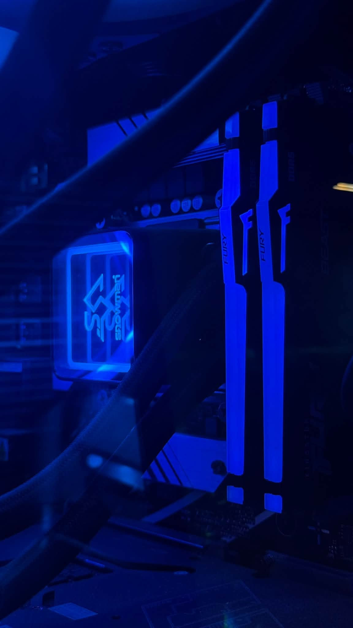 للبيع سيت اب كامل (ابيع كامل)
مواصفات الكيس 
Mb: B760-Plus Prime 
Cpu: i5-14400F 
Ram: FuryX 16GB 5200Mhz 
CpuCooler: Snowman KS240
Gpu: RTX 4070 Super TUF
Storage: M.2 lexar 1Tb
Psu: Ruix 750w
————————
الشاشة
GIGABYTE M27Q 
Size: 27 
Rt: 165Hz 
Res: 2k (Up to 3k) 
Ips pannel 
بالظهر شاد بيها اضاءة تفاعلية ويجي فوكاها مونتر لايت بار 
————————- 
الكرسي 
DxRacer 
مثل ما موضح بالصور الكرسي نظيف كلش 
ماوس اتاك x11 
الكيبورد اتاك الترا ٨٢٠ 
السماعة كلاود ٣ هايبر اكس وايرلس شحنها يطول خير من الله 
الميز كلش بسيط مابي هوايه تفاصيل بس رف لليوبي اس وقياساتة ارتفاع ٧٥ وطول ١٨٠ وعمق ٧٥ (اسود) 
الستاند مال شاشه واللايت بار والاضاءة الخلفية وستاند للهيد سيت هذني مو من ضمن السعر
مكاني بغداد / حي العامل 
واتس: ***********
