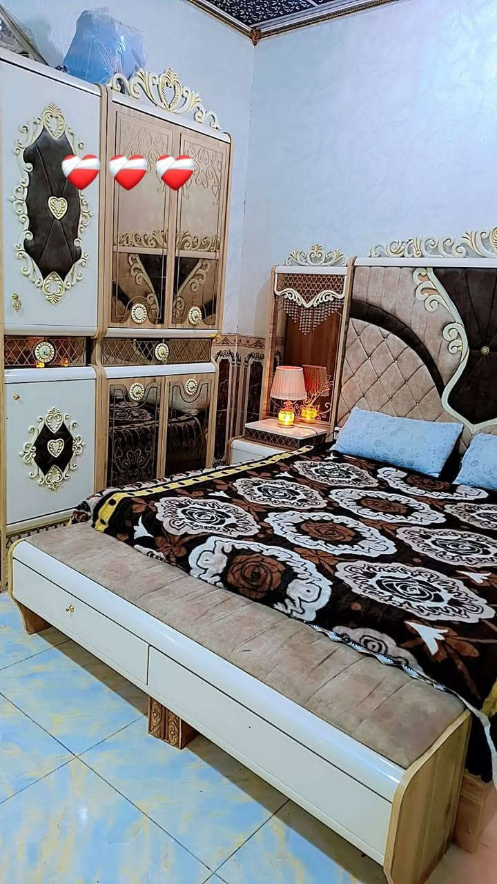 السلام عليكم غرفه تركيه كامله للبيع نضيفه جدٱ السعر 850بي مجال العنوان البصره التنومه التواصل خاص
