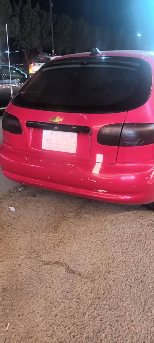 دايو لانوس موديل ٢٠٠٠ مكفوله من كير مكينة وتبريد وتخم تايرو دواخل ابلاديه وسنويه صاقطه سنه واحده سعر ٢٨ المكان شهداء البياع شارع المضخة الاول *********** * ***********
