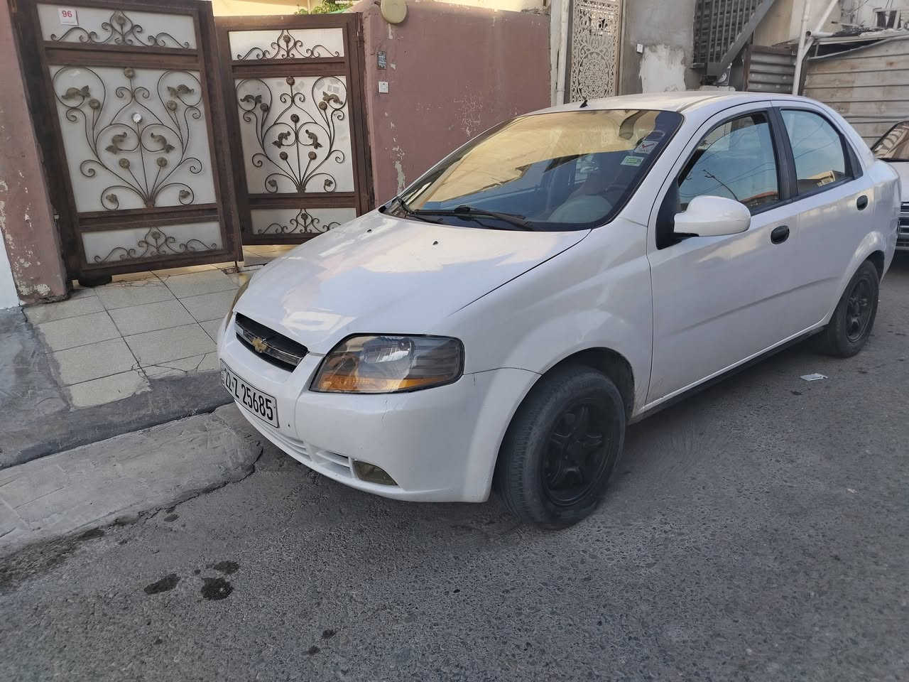 ئه فيو مؤديل 2005 ناو ره ساسي
گئر عادي
مه كينه و گئر به شه رت
ته بريد به شه رت
جه مبيكي خه فيفي بيشي هه يه كه ميك به دنه كرتووه
زينكه و سه نه وي نويه تاكو 2030
هه زه و فه حسي نويه
وه ركه ران  و براوه به شه رت
به ناوكردن و غرامه به شه رت
شوين. هه ولير
سعري 41 وه رقه مامله
***********
