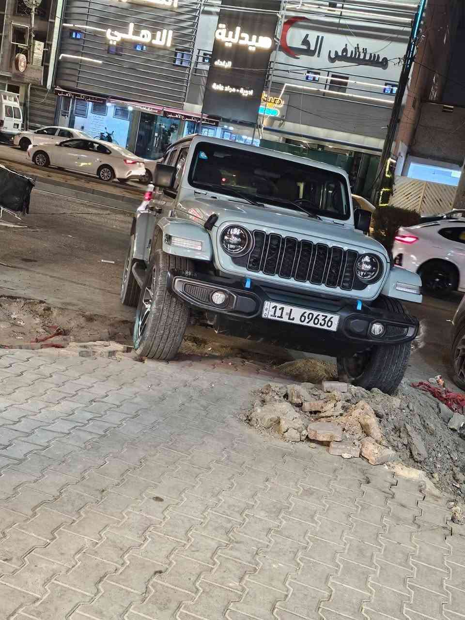 جيب رانجلر (Jeep Wrangler) للبيع في بغداد 🚗💨
السلام عليكم.مكلف بالنشر
​المواصفات والتفاصيل:
​نوع السيارة: جيب رانجلر (Jeep Wrangler).
​اللون: رمادي إسمنتي مميز (Cement Grey / Sting Grey).
​الحالة: ممتازة جداً ونظيفة، مظهر رياضي وجذاب.
​المكان: بغداد.
​
​💰 السعر المطلوب:
3 دفاتر و 25 ورقة - قابل للتفاوض البسيط للجادين.
​📞 للتواصل والاستفسار:
​رقم الهاتف / واتساب: [***********]

نص مكتوب في الصور:
- مرر للأعلى لاستعراض الفلاتر إضافة شرح... ابو رزاق