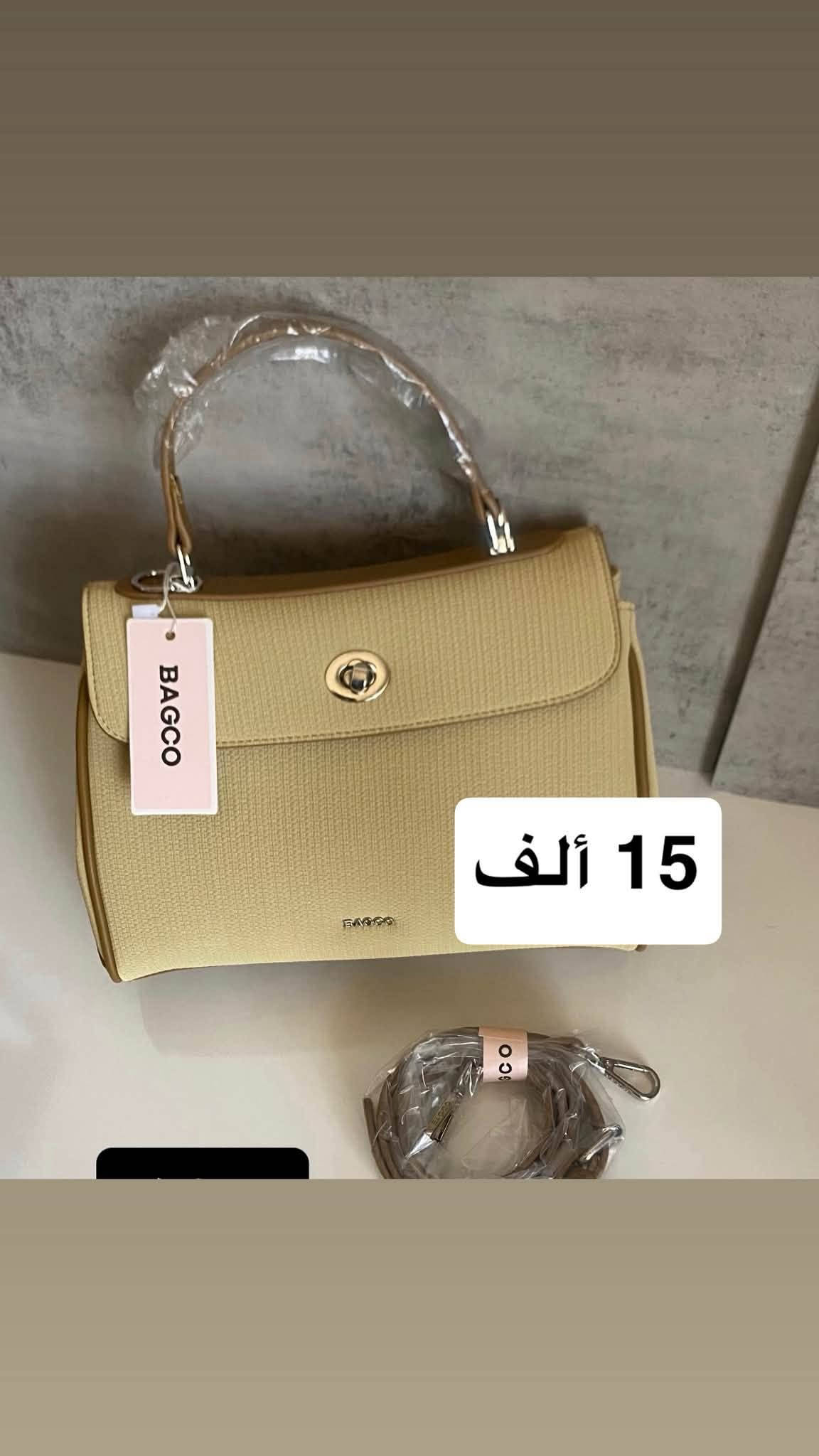 تصفيه للتواصل واتساب ‭***********‬

نص مكتوب في الصور:
- 13 ألف
- 18 ألف مع بوكس
- 13 ألف 2
- 10 الاف
- 18 ألف
- 15 ألف