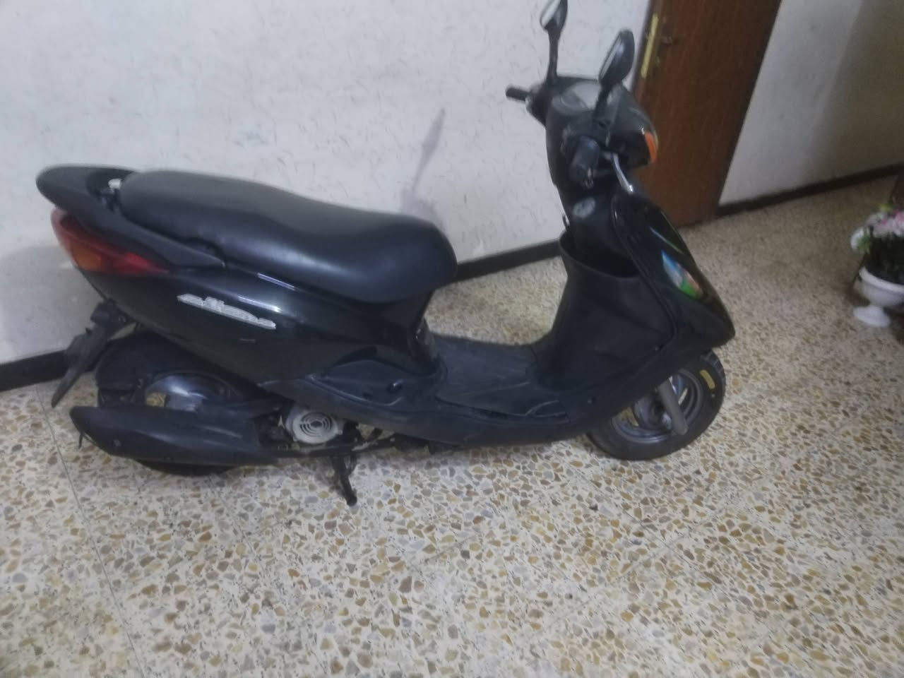 بريز حديث لايت عالي كله شغاله اي نقص مابيه السعر ٥٠٠ بغداد المشتل ***********
