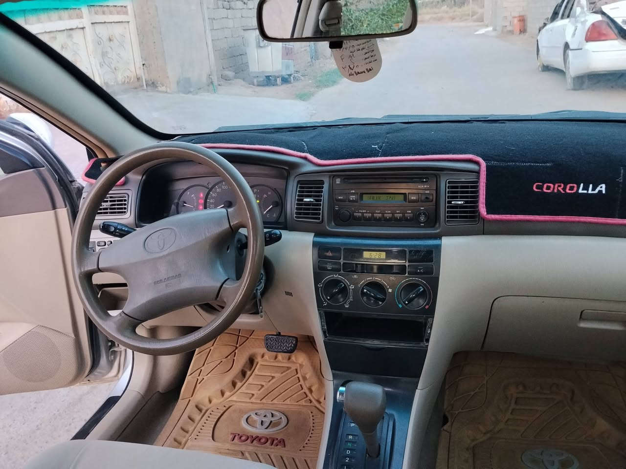 السلام عليكم من رخصة الادمن كورلا بيكاتشو موديل 2006 لون سلفر محرك 1600 مكفوله من الدعاميه للدعاميه بيها جراد وبوارد قليله تخم تاير جديد تدفئه وتبريد ثلج السياره ما بيها اي نقص جاهزه لايت زينون رقم بغداد دولي وتحويل ثاني يوم سنويه لل 30 مكان السياره صلاح الدين قضاء الضلوعيه
السعر: 85وبيها مجال 
الهاتف:***********
الهاتف: ***********
