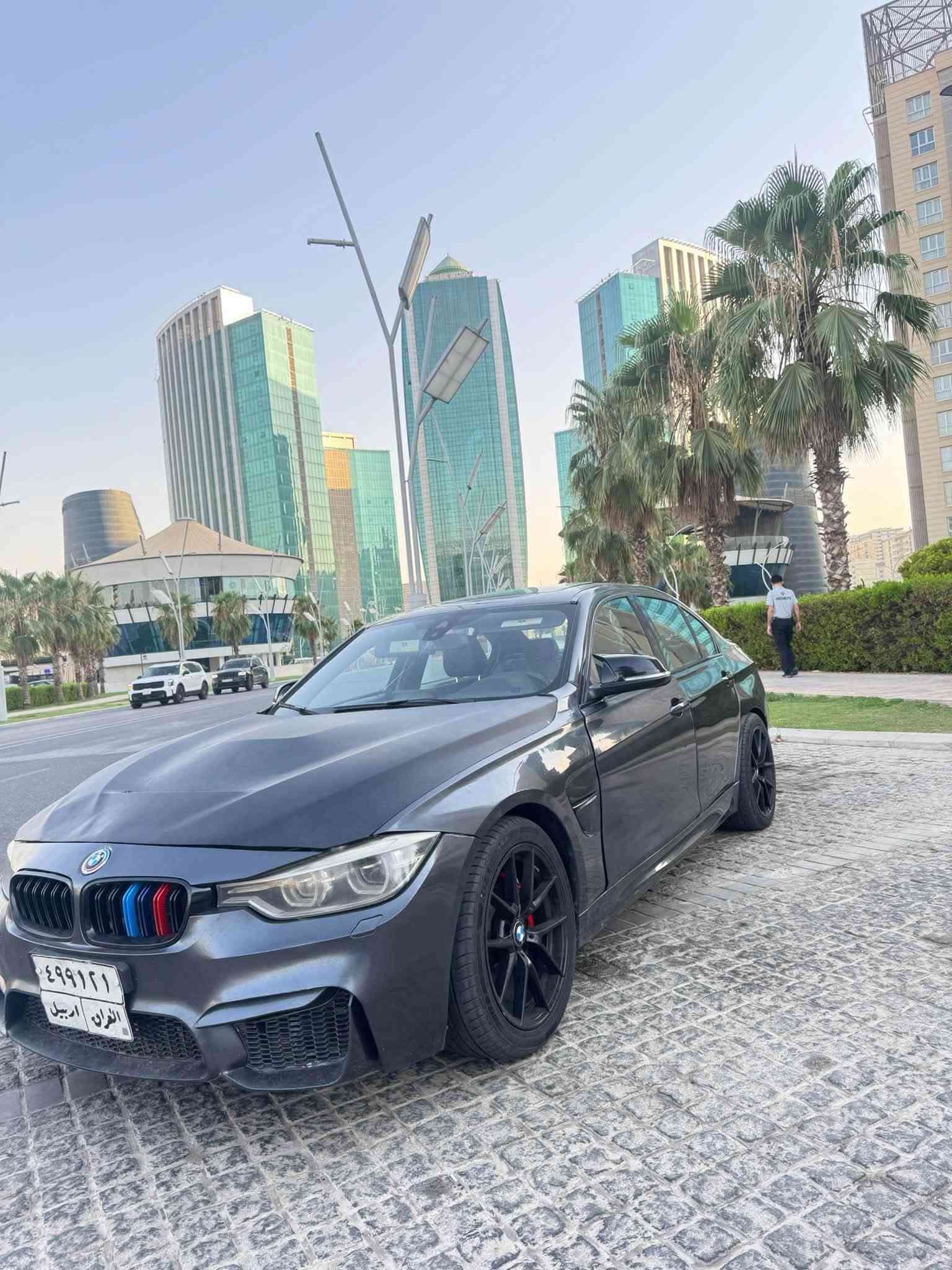بي إم دبليو 330xi • فول مواصفات • غرامة 18 ورقة