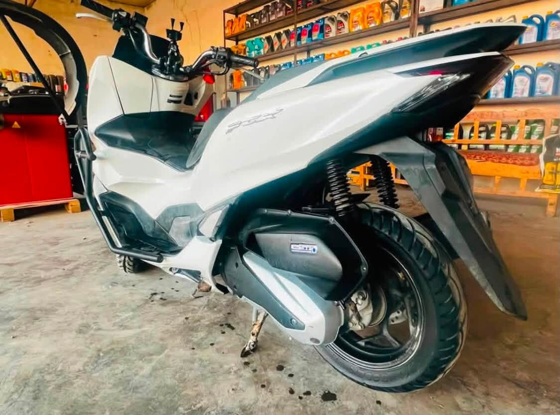 ‎سلام عليكم....
‎دراجة (PSX)...(جيل الرابع)  
‎🛵للبيع  
‎دراجة شلعه معدل كهربائيات كلهه شغاله 
‎دراجة جديده  بلادية
بيها ملاحضات بسيطة بل كفر
‎جيب فيتر وتعال افحص
‎العنوان بغداد العبيدي قرب صلاح لعتبي الاستفسار علواتساب
📞 ***********
