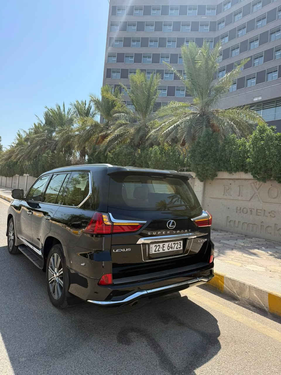 0‏LEXUS SUPER SPORT LX57
.لكزز فول موصفات 
.محرك 8 سلندر 570 
.مديل 2017 
.كفاله عامه 
.مغله أفلام حمايه PPF
.ماشيه 112 
.تخم تاير جديد
.رقم إربيل 
.داخل مشمشي
.حساس أمامي خلفي 
.رادرات 
.كشن كهرباء خزن 
.كشن تدفأه تبريد 
. شاشات خلفيه 
.بردات جانبيه 
.جكات أمامي خلفي 
.داتا شو 
.خمس كامرات 
.سلايد 
.رقم جديد 
.سعر السياره 580
.رقم الهاتف للتواصل / ***********
