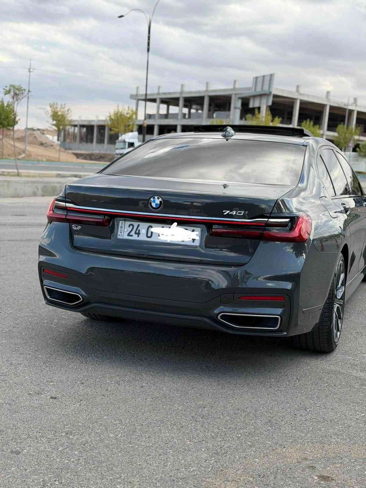بي ام 740i • M باكج • ٢٠٢٢