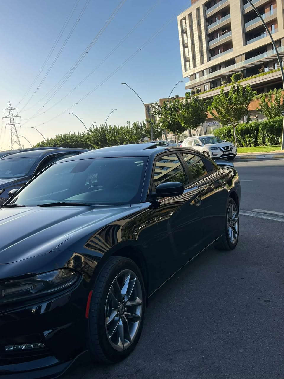 دوج جارجر GT Plus 2021
فل أوبشن ومواصفات كاملة

مواصفات السيارة:

* رادار 
* كوشن جلد كهربائي
* كوشن خزن (ذاكرة)
* كوشن سارد وتسخين
* كوشن خلفي تسخين
* تشغيل عن بُعد (Remote Start)
* شاشة كبيرة Uconnect
* سماعات Alpine أصلية
* كاميرا خلفية
* حساسات خلفية
* بدلات (Paddle Shift)
* سلاید (Slide)
* سوبر تراك باك
* جنوط سبورت
* جناح خلفي سبورت
Super track pack
* ومواصفات إضافية خاصة بفئة GT Plus

السيارة عليها جوانكر وتعديلات خارجية كاملة بشكل راقي، شكلها مميز ومرتب

السيارة ما بيها أي حادث قوي:

* بدون الايرباک
* الشاصي سليم

تم تبديل بابين فقط بقطع وكالة،
الباب الخلفي جهة السکن بيه نص صبغ

الكير والمكينة على الشرط،
***********
