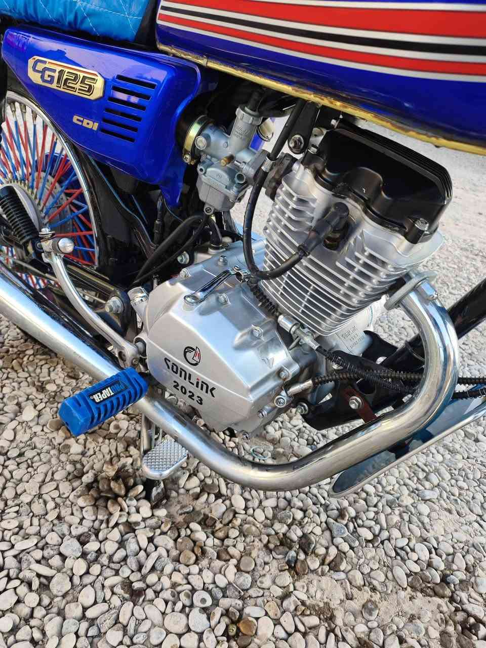 سلام عليكم دراجه سونك موديل 2023 مكينه غطاس ممفتوح كربايات كله شغال اوراق أصولي  سعر 600 مجال شراي اتصل ***********

