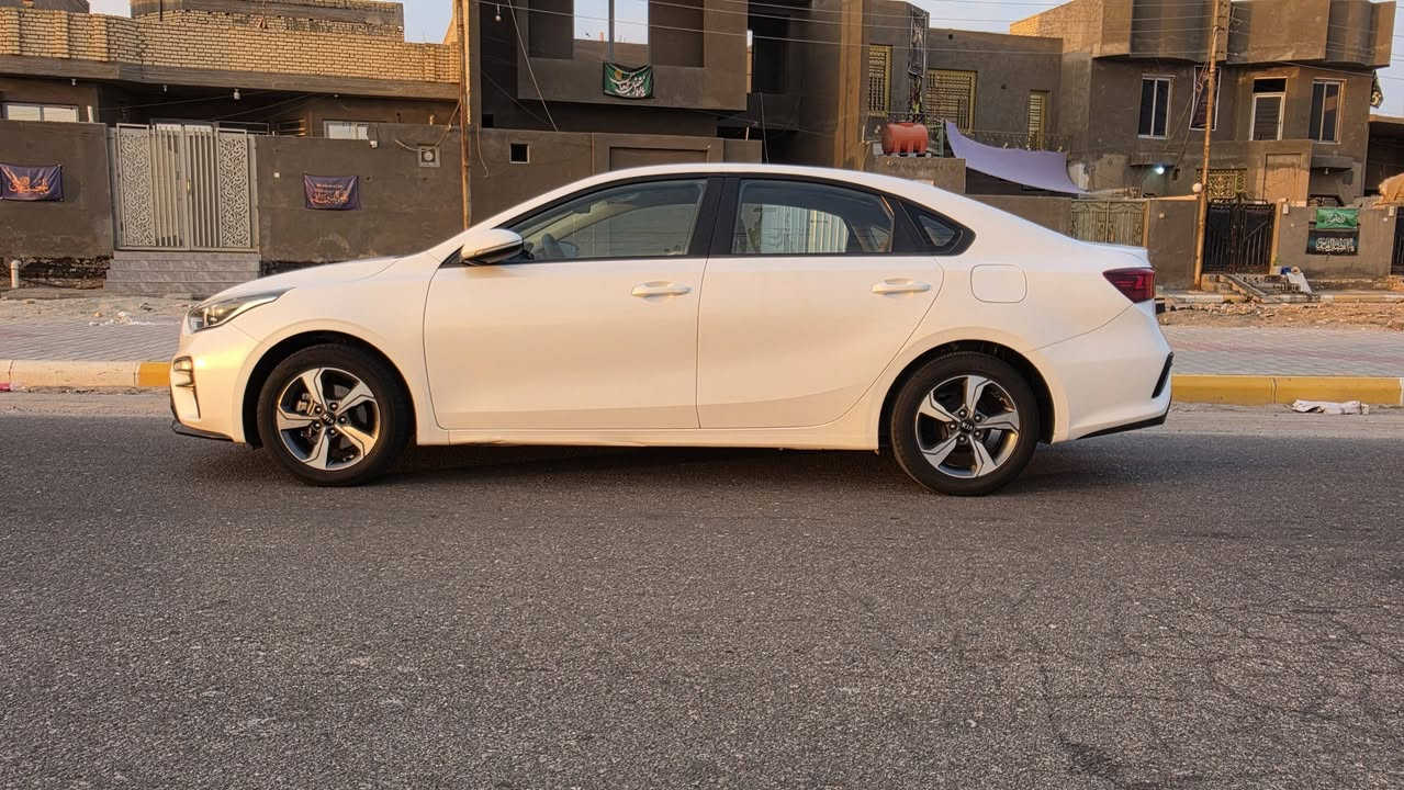 سيراتو البيع موديل 19 رقم بغداد بسمي مكينه 1600 مري شفط قطعتين تبريد ماشيه  165 سونارات  مكينه وكير كفاله سونار مرفق معه صور  هزه جديده سنويه ال 29 *********** مكاني سماوه مركز مدينه
