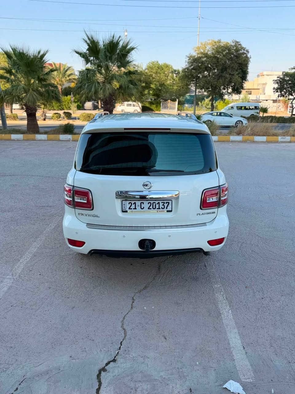 للبيع نيسان باترول موديل 2014 مواصفات
بلاتينيوم فول فول مواصفات دا خل (قرميدي) 
محرك صغير مرغوب كير و محرك بشرط ما مفتوح 
ماشي 106 الف كيلومتر بشرط سياره سلايت مرايات كهرباي 
كشنات كهرباي ثلاث شاشات خمس كاميرات بصبه تشغيل عن بعد صندوق كهربايي كشنات خزن سياره بسمي تحويل ثاني يوم 
رقم صا حب سياره 
***********
