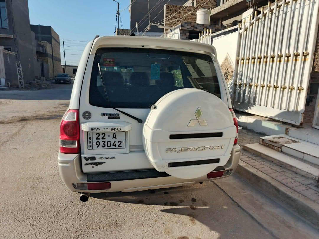 السلام عليكم باجيرو للبيع ٢٠٠٤ رقم أربيل انكليزي سنويه لل٣٠ مكينه ٣٠٠٠ ناعمة وحلوة كفاله السياره عده قطعتين صبغ أثر طخه بسيطه 
مالك السيارة ديوانية 
 ٧ راكب تخم تاير جديد 
كهربائيات شغالة مواصفات سبورت السيارة 
جرس ع ١٢٠ 
تبريد نقصها غاز فقط
سيارة نظيفة عليها ادامة كاملة من بلكات وبخاخات مكينة وگير بشرط 
السيارة أحلى من الصور 
ب ٧٠ ورقة وبيها مجال 
المكان الديوانية الحمزة الشرقي 
*********** للاستفسار
