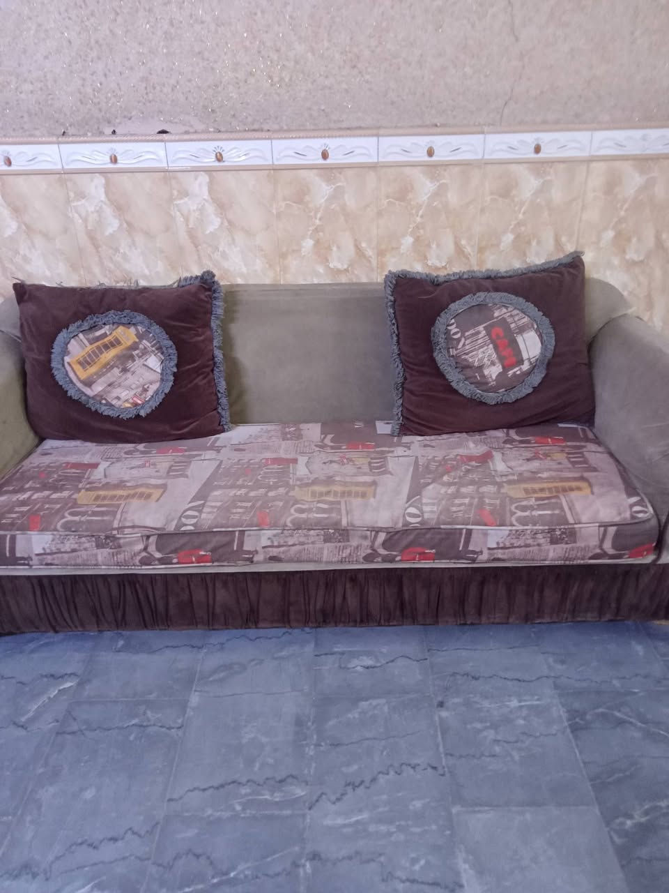 nالسلام عليكم عندي 10ماقاعد تخم نضيف تجي شوف بعينك البيع بغداد سعر 200بي مجال ***********
