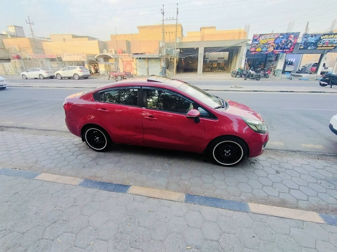 ريو موديل 14 فول خليجي بيها قطعتين تبديل نفس الون وكارت بل بنيد ونص قطعة صبغ  كفالة دواخل وشواصي
 رقم وهزة جديدة 2031 بسم شركة تريد تحويل او وكالة شرط
محرك 1600 قطرتين
تبريد ثلج 
مكاني نجف 
السعر 70 بيها مجال مراوس او بيع
***********
