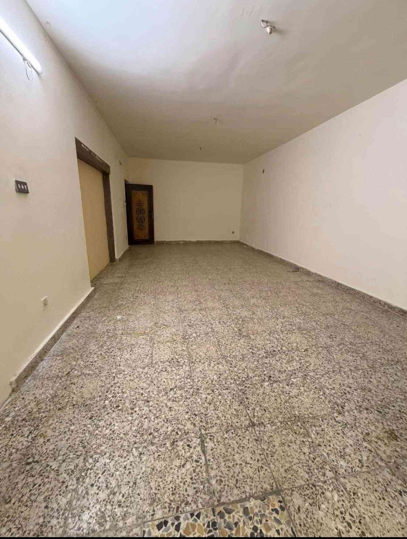 🏠 دار للإيجار في السيدية
📐 المساحة: 200 متر
🛏️ غرف نوم عدد 3
🛋️ صالة
🍳 مطبخ
🚿 خدمات
🚗 كراج كبير

📞 للتواصل: ***********

🏛️مكتب مصعب للوساطة العقارية🏛️

السيدية _ شارع العلوة _ مجاور مطعم سماش
