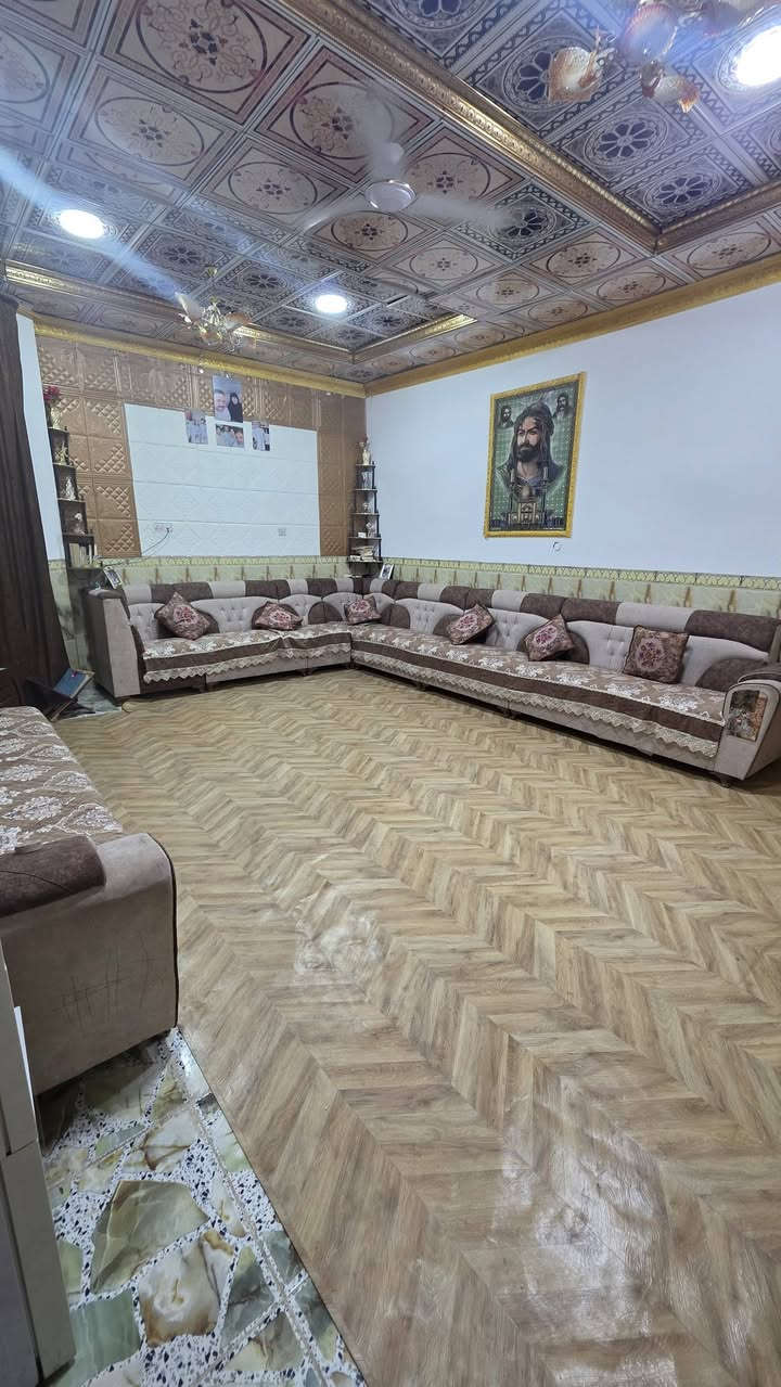 بيت للبيع طابو صرف
بيت طابو صرف ملك مساحه 330 يحتوي على 3 غرف كبار وحده سويت 
يحتوي على ديوان كبير مساحه 10×4
يحتوي على استقبال و موزع مساحه 6×5
يحتوي على 2 صحيات 
مطبخ 5×5
 في القرنه هور السعد مقابيل مدرسه سامراء بيت كامل طابق واحد 
و الطابق الثاني واصل للرباط بناء طابوك  لبيت     رقم ***********
