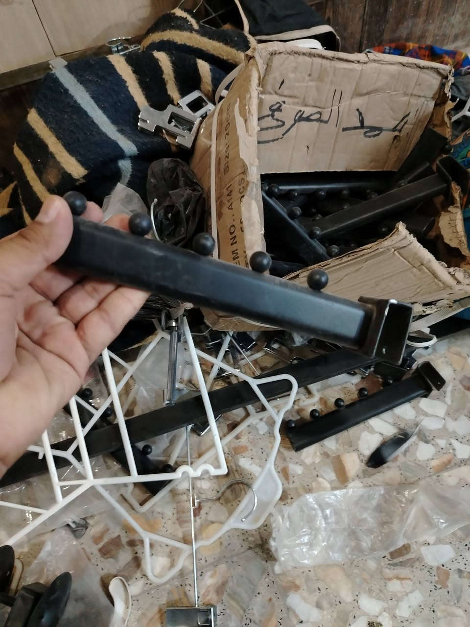 السلام عليكم غراض للبيع مال محل ملابس غراض اخو جديد مستعمل شهر واحد السعر خاص توصيل ما عندي الشراي اتصل على الرقم *********** واتساب

