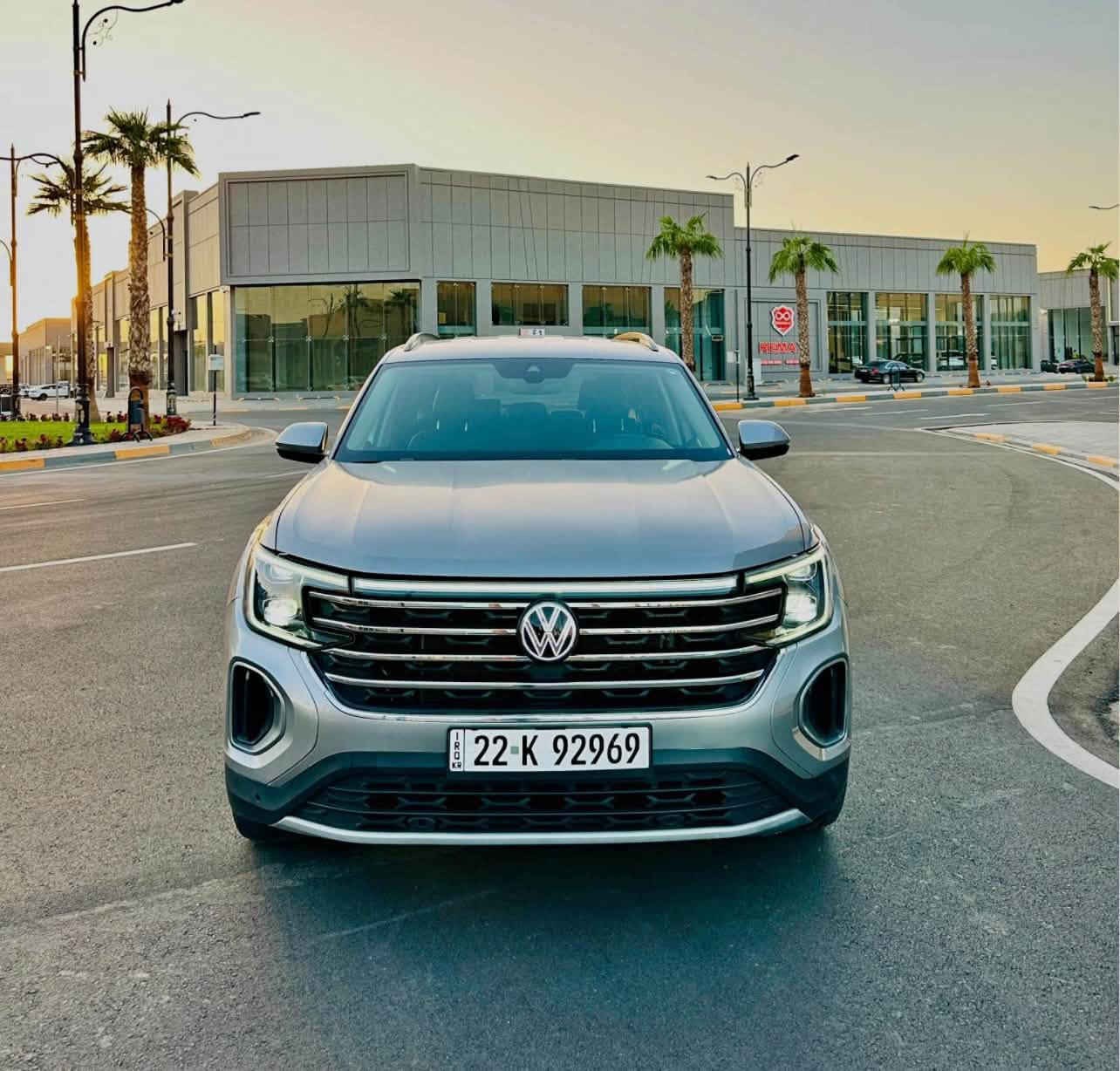 📱***********☎️***********📱
تفليش الاسعار و بسعر توسان و اقل اتحدى اذا اكو بنفس السعر و المواصفات و سبعة راكب و فول😨🔥

⚜️ Volkswagen Atlas Family SE 2024 ⚜️

للبيع فقط و سعر جداً مناسبة و جوة سوك شرط ما تلكى نفس سعر و نفس نضافة 💯

اخوان السيارة وارد امريكي بيها بوند و جملغ و صندوق صبغ شاصي  و لغود و بطانة بشرط فقط حوض بيها شوية ارباك كله سليم يعني ارباكات كلهم موجودة 😍💯

موديل : 2024 
ماشية : 30 الف ميل فقط 😍💯
محرك : 4 سلندر بانزين 20 تيربو 💯
لون : سلفر
رقم شاصي : 1V2HR2CA3RC548223

رقم السيارة : اربيل الجديدة
مكان السيارة : اربيل شارع ١٠٠  م📍
رقم موبايل و واتساب : 
***********📱
***********📱

‎سعر السيارة : 205$ 💰😨ورقه نهايته قفل ❌ ‼️ و اتحدى اذا اكو نفس موديل و مواصفات بهذا السعر تروح تجيك سوك كله اذا مو بسعر ٢٠٢١ لا ترضى 💯

مواصفات فول عدا الفتحى يعني كشنات تدفئة و ابريد و دبل اكسل و شغال و تشغيل عن بعد و شحن وايرليس و رادارات ٣٦٠ درجة و كشنات خزن و صدوق كهربائي و حساسات امامي و خلفية و بريك لمس و اوتو ستارت ستوب و تبريد و شاشة و تحكمات كله لمس و بيبان كله بصمة و لايتات ليد و دوارة ويا الستيرن و شفتات ستيرن و بردات خلفية و ٧ راكب و قيادة ذاتية و فول الفول عدا الفتحة 💯😁

فحص و هزة و سنوية و الرقم كله جديد تحويل او وكاله نفس الدقيقة 💯

صدر تخم تاير تبريد كهربائي و محرك و گير و شنو ببالك شكو ببالك كله كفالة  تراي مالته للتركيا 💯❤️
