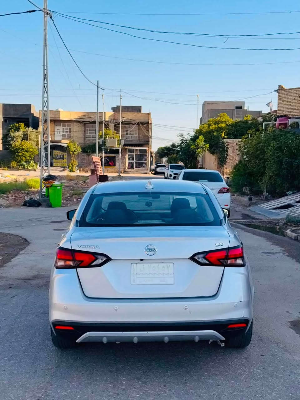 السلام عليكم
نيسان فيرسا sv 2020 وراد امريكي حادثهة جاملغ وبنيد وبيهة ملاحظات بسيطة بل گشر 
تخم تاير جديد مصارلة شهر 
مكينة 1600 بانزين عادي بدون دوانز ابد
كير cvt، مكينة وگير مكفولة
فول مواصفات عدا الفتحة شاشة كاميرا حساسات رادار جانبي وامامي تحكم ستيرن جهتين ابل كار بلاي واندرويد اوتو
مكاني بغداد الغزالية
السعر 83 ورقة
للاستفسار ***********
